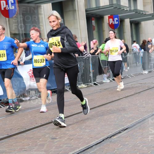 13.09.2026 - 21. swb-Marathon Bremen Strokosch-Dieckow http://msf.ph/oto/10318382 13.09.2026 10:57:58 Ziel 10249, 10494, 10530, 10543, 10604, 10673, 10750, 10798, 10826, 10828, 10903, 10914, 10931, 10932, 11004, 11120, 11131, 11152, 11202, 11295, 11388, 11403, 11420, 11455, 11686, 11750, 11752, 11884, 11906, 11952, 11953, 12017, 12092, 12386, 12387, 12441, 12482, 12518, 10078, 10460, 10559, 10565, 10707, 10728, 11136, 11153, 11332, 11532, 11568, 11824, 11856, 11863, 12222, 12228, 12231, 12264, 12427, 12551 meine-sportfotos.de