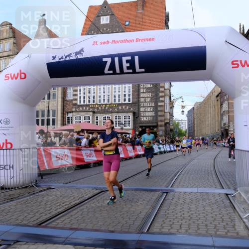 13.09.2026 - 21. swb-Marathon Bremen Tim E. http://msf.ph/oto/10318395 13.09.2026 10:57:54 Ziel 10177, 10300, 10394, 10460, 11106, 11153, 11245, 11365, 11480, 11498, 11532, 11568, 11734, 11965, 11966, 12037, 12111, 12222, 12264, 12372 meine-sportfotos.de