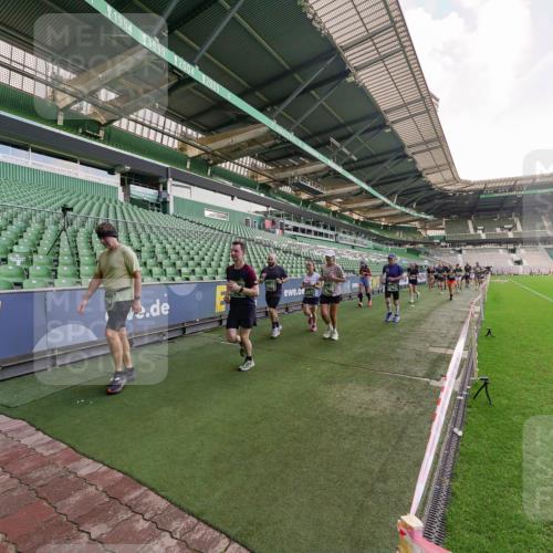 13.09.2026 - 21. swb-Marathon Bremen Michael Burmester http://msf.ph/oto/10318419 13.09.2026 13:16:33 Laufen im Stadion 134, 143, 153, 231, 263, 267, 271, 449, 588, 598, 612, 653, 990, 1057, 1185, 1312, 1465, 1539, 1813, 1825, 1874, 1987, 2013, 2067, 2218, 2235, 2259, 2351, 2359, 2363, 2381, 2385, 2386, 2468, 2532, 2550, 2562, 2579, 2586, 2655, 2664, 2667, 2678, 2698, 2760, 2778, 2783, 2797, 2799, 2821, 2846, 2859, 2874, 2958, 2974, 2996, 3001, 3075, 3104, 3133, 3157, 3165, 3185, 3195, 3213, 3237, 3265, 3314, 3331, 3366, 3382, 3387, 3479, 3486, 3501, 3506, 3512, 3829 meine-sportfotos.de
