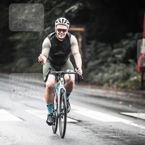 13.09.2026 - Stadtparktriathlon H.Heesch http://msf.ph/oto/10318420 13.09.2026 11:54:24 Radfahren 789, 824, 885, 933 meine-sportfotos.de