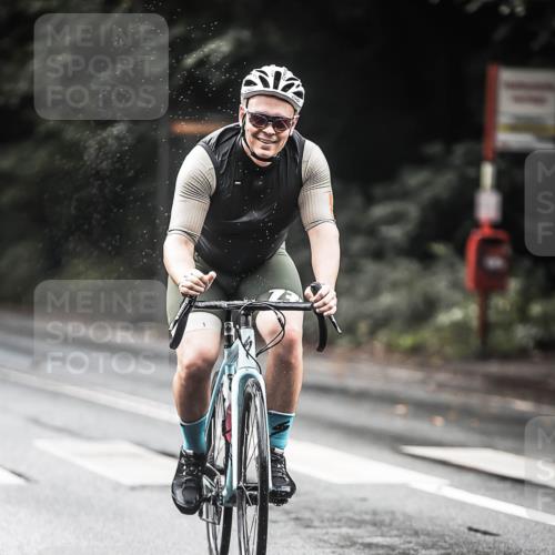 13.09.2026 - Stadtparktriathlon H.Heesch http://msf.ph/oto/10318435 13.09.2026 11:54:24 Radfahren 789, 824, 885, 933 meine-sportfotos.de