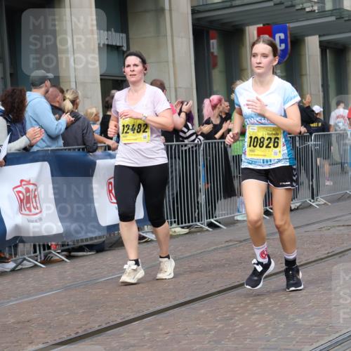 13.09.2026 - 21. swb-Marathon Bremen Strokosch-Dieckow http://msf.ph/oto/10318453 13.09.2026 10:57:59 Ziel 10249, 10494, 10530, 10543, 10604, 10673, 10750, 10798, 10826, 10828, 10903, 10914, 10931, 10932, 11004, 11120, 11131, 11152, 11202, 11295, 11388, 11403, 11420, 11455, 11686, 11750, 11752, 11884, 11906, 11952, 11953, 12017, 12092, 12386, 12387, 12441, 12482, 12518, 10078, 10460, 10543, 10559, 10565, 10707, 10728, 10826, 11136, 11153, 11332, 11532, 11568, 11824, 11856, 11863, 12222, 12228, 12231, 12264, 12427, 12551 meine-sportfotos.de