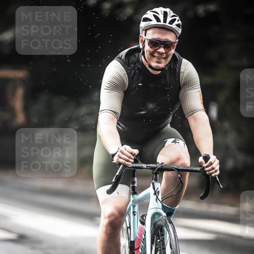 13.09.2026 - Stadtparktriathlon H.Heesch http://msf.ph/oto/10318462 13.09.2026 11:54:24 Radfahren 789, 824, 885, 933 meine-sportfotos.de