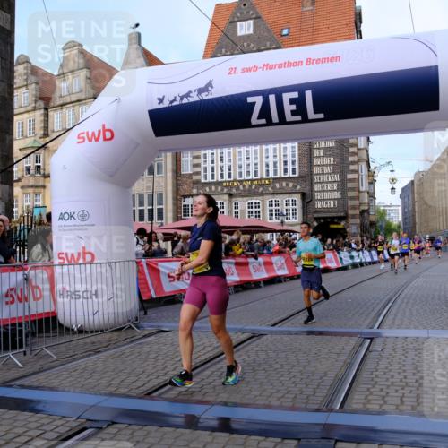 13.09.2026 - 21. swb-Marathon Bremen Tim E. http://msf.ph/oto/10318466 13.09.2026 10:57:54 Ziel 10177, 10300, 10394, 10460, 11106, 11153, 11245, 11365, 11480, 11498, 11532, 11568, 11734, 11965, 11966, 12037, 12111, 12222, 12264, 12372 meine-sportfotos.de