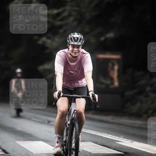 13.09.2026 - Stadtparktriathlon H.Heesch http://msf.ph/oto/10318505 13.09.2026 13:02:28 Radfahren 1195, 1334, 1347, 1363, 1364, 1380, 1408 meine-sportfotos.de