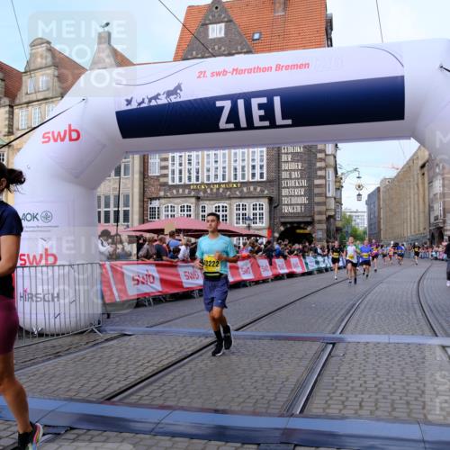 13.09.2026 - 21. swb-Marathon Bremen Tim E. http://msf.ph/oto/10318514 13.09.2026 10:57:55 Ziel 10177, 10394, 10460, 11106, 11153, 11245, 11365, 11480, 11532, 11568, 11734, 11965, 11966, 12037, 12111, 12222, 12228, 12264, 12372 meine-sportfotos.de