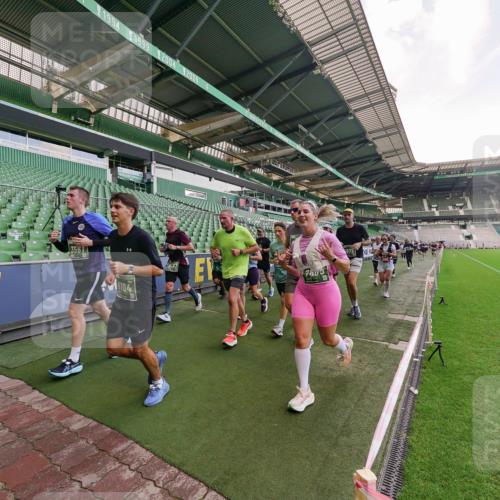 13.09.2026 - 21. swb-Marathon Bremen Michael Burmester http://msf.ph/oto/10318519 13.09.2026 13:16:44 Laufen im Stadion 134, 143, 153, 231, 263, 267, 271, 449, 588, 598, 612, 653, 990, 1057, 1185, 1312, 1465, 1539, 1813, 1825, 1874, 1987, 2013, 2067, 2096, 2218, 2259, 2351, 2363, 2381, 2385, 2386, 2389, 2419, 2468, 2532, 2550, 2562, 2579, 2586, 2655, 2664, 2667, 2678, 2698, 2760, 2778, 2783, 2797, 2799, 2821, 2846, 2859, 2874, 2974, 2984, 2996, 3001, 3075, 3104, 3133, 3157, 3165, 3185, 3195, 3213, 3237, 3265, 3314, 3331, 3366, 3382, 3387, 3431, 3479, 3486, 3501, 3506, 3512 meine-sportfotos.de