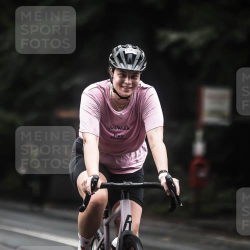 13.09.2026 - Stadtparktriathlon H.Heesch http://msf.ph/oto/10318528 13.09.2026 13:02:29 Radfahren 1195, 1220, 1334, 1347, 1363, 1364, 1380, 1408 meine-sportfotos.de