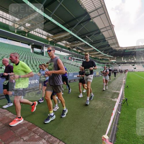 13.09.2026 - 21. swb-Marathon Bremen Michael Burmester http://msf.ph/oto/10318529 13.09.2026 13:16:45 Laufen im Stadion 134, 143, 153, 231, 263, 267, 271, 449, 588, 598, 612, 653, 990, 1057, 1185, 1312, 1424, 1425, 1465, 1539, 1790, 1813, 1825, 1874, 1987, 2013, 2067, 2096, 2218, 2259, 2351, 2363, 2381, 2385, 2386, 2389, 2419, 2468, 2532, 2550, 2562, 2579, 2586, 2655, 2664, 2667, 2678, 2698, 2760, 2778, 2783, 2797, 2799, 2821, 2846, 2859, 2874, 2974, 2984, 2996, 3001, 3075, 3104, 3133, 3157, 3165, 3185, 3195, 3213, 3237, 3265, 3314, 3331, 3366, 3382, 3387, 3431, 3479, 3486, 3501, 3506, 3512 meine-sportfotos.de