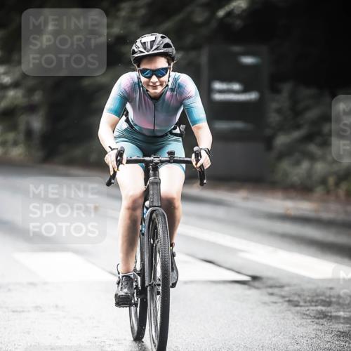 13.09.2026 - Stadtparktriathlon H.Heesch http://msf.ph/oto/10318557 13.09.2026 11:54:31 Radfahren 749, 824, 840, 885 meine-sportfotos.de