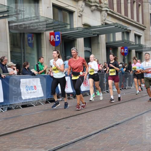 13.09.2026 - 21. swb-Marathon Bremen Strokosch-Dieckow http://msf.ph/oto/10318572 13.09.2026 10:58:02 Ziel 10249, 10494, 10530, 10673, 10750, 10798, 10828, 10879, 10914, 10931, 10932, 11004, 11120, 11131, 11152, 11202, 11295, 11384, 11388, 11403, 11420, 11455, 11686, 11750, 11752, 11884, 11906, 11952, 11953, 12017, 12092, 12180, 12386, 12387, 12441, 12482, 12518, 10078, 10460, 10543, 10559, 10565, 10604, 10707, 10728, 10826, 10903, 10931, 10932, 11136, 11153, 11332, 11532, 11568, 11824, 11856, 11863, 12228, 12231, 12264, 12427, 12551 meine-sportfotos.de