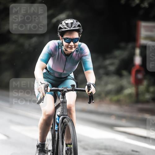 13.09.2026 - Stadtparktriathlon H.Heesch http://msf.ph/oto/10318578 13.09.2026 11:54:31 Radfahren 749, 824, 840, 885 meine-sportfotos.de
