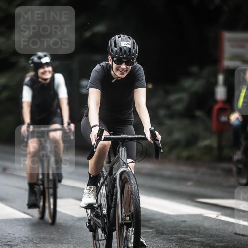 13.09.2026 - Stadtparktriathlon H.Heesch http://msf.ph/oto/10318629 13.09.2026 13:02:35 Radfahren 1193, 1220, 1334, 1378, 1408 meine-sportfotos.de