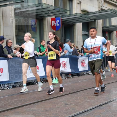 13.09.2026 - 21. swb-Marathon Bremen Strokosch-Dieckow http://msf.ph/oto/10318653 13.09.2026 10:58:04 Ziel 10249, 10494, 10530, 10673, 10750, 10798, 10828, 10878, 10879, 10914, 11004, 11120, 11131, 11152, 11202, 11295, 11384, 11388, 11403, 11420, 11455, 11686, 11750, 11752, 11884, 11906, 11952, 11953, 12017, 12092, 12180, 12386, 12387, 12482, 12499, 12518, 10078, 10460, 10543, 10559, 10565, 10604, 10707, 10728, 10826, 10828, 10903, 10914, 10931, 10932, 11136, 11153, 11332, 11532, 11568, 11824, 11856, 11863, 12228, 12231, 12427, 12441, 12551 meine-sportfotos.de