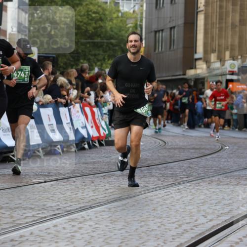 13.09.2026 - 21. swb-Marathon Bremen Strokosch-Dieckow http://msf.ph/oto/10318657 13.09.2026 13:07:19 Ziel 749, 1540, 3127, 3794, 3973, 4574, 8888, 9708, 819, 2706, 3043, 4743, 7803, 8060, 8098, 8467 meine-sportfotos.de
