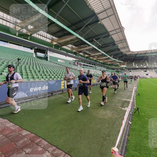 13.09.2026 - 21. swb-Marathon Bremen Michael Burmester http://msf.ph/oto/10318662 13.09.2026 13:16:57 Laufen im Stadion 134, 143, 153, 231, 267, 271, 449, 588, 598, 612, 653, 990, 1057, 1185, 1312, 1424, 1425, 1465, 1539, 1790, 1813, 1825, 1874, 1987, 2013, 2067, 2096, 2218, 2259, 2351, 2363, 2381, 2386, 2389, 2419, 2468, 2532, 2550, 2562, 2579, 2586, 2601, 2655, 2664, 2678, 2698, 2778, 2797, 2799, 2821, 2846, 2874, 2974, 2984, 2996, 3001, 3075, 3104, 3133, 3165, 3180, 3195, 3213, 3237, 3265, 3314, 3331, 3337, 3366, 3382, 3387, 3421, 3431, 3479, 3486, 3501, 3506, 3512, 3548 meine-sportfotos.de