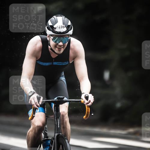 13.09.2026 - Stadtparktriathlon H.Heesch http://msf.ph/oto/10318755 13.09.2026 13:02:44 Radfahren 1193, 1235, 1375 meine-sportfotos.de