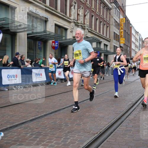 13.09.2026 - 21. swb-Marathon Bremen Strokosch-Dieckow http://msf.ph/oto/10318786 13.09.2026 10:58:08 Ziel 10249, 10530, 10750, 10798, 10878, 10879, 11004, 11120, 11131, 11152, 11189, 11202, 11384, 11388, 11403, 11420, 11455, 11686, 11750, 11906, 11952, 11953, 11955, 12017, 12092, 12180, 12237, 12320, 12386, 12387, 12499, 12505, 12518, 10078, 10494, 10543, 10559, 10565, 10604, 10673, 10707, 10728, 10826, 10828, 10903, 10914, 10931, 10932, 11136, 11295, 11332, 11752, 11824, 11856, 11863, 11884, 12231, 12427, 12441, 12482, 12551 meine-sportfotos.de
