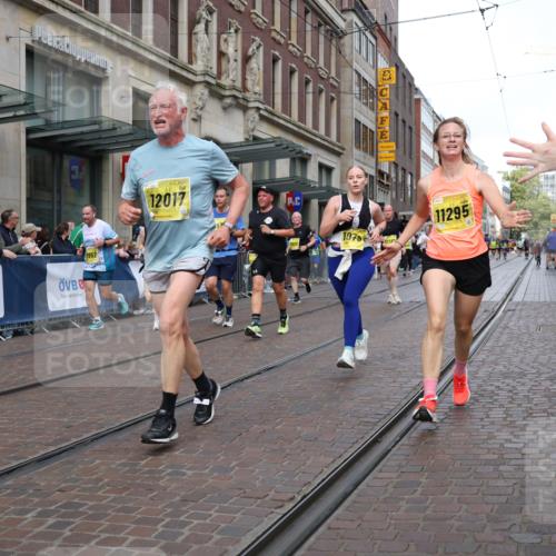 13.09.2026 - 21. swb-Marathon Bremen Strokosch-Dieckow http://msf.ph/oto/10318810 13.09.2026 10:58:09 Ziel 10249, 10530, 10750, 10798, 10878, 10879, 11004, 11030, 11120, 11131, 11152, 11189, 11202, 11384, 11388, 11403, 11420, 11455, 11686, 11750, 11906, 11952, 11953, 11955, 12017, 12092, 12180, 12237, 12320, 12386, 12387, 12499, 12505, 12518, 10078, 10494, 10543, 10559, 10565, 10604, 10673, 10707, 10728, 10798, 10826, 10828, 10903, 10914, 10931, 10932, 11136, 11295, 11332, 11388, 11752, 11824, 11856, 11863, 11884, 12231, 12386, 12387, 12427, 12441, 12482, 12551 meine-sportfotos.de