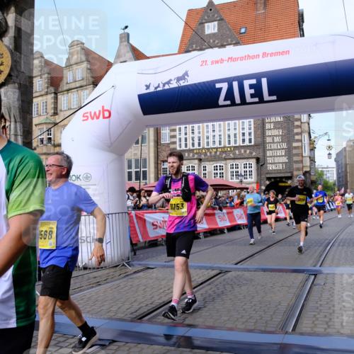 13.09.2026 - 21. swb-Marathon Bremen Tim E. http://msf.ph/oto/10318832 13.09.2026 10:58:03 Ziel 10078, 10460, 10565, 10707, 10728, 11153, 11245, 11532, 11568, 11824, 11856, 12222, 12228, 12231, 12264, 12427, 12555 meine-sportfotos.de