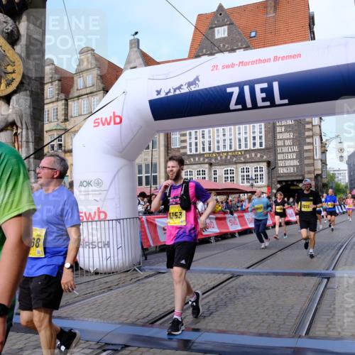13.09.2026 - 21. swb-Marathon Bremen Tim E. http://msf.ph/oto/10318849 13.09.2026 10:58:03 Ziel 10078, 10460, 10565, 10707, 10728, 11153, 11245, 11532, 11568, 11824, 11856, 12222, 12228, 12231, 12264, 12427, 12555 meine-sportfotos.de