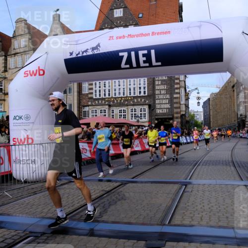 13.09.2026 - 21. swb-Marathon Bremen Tim E. http://msf.ph/oto/10318867 13.09.2026 10:58:04 Ziel 10078, 10460, 10565, 10707, 10728, 11153, 11245, 11532, 11568, 11824, 11856, 12222, 12228, 12231, 12264, 12427, 12551, 12555 meine-sportfotos.de