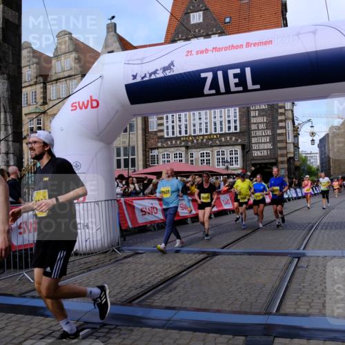 13.09.2026 - 21. swb-Marathon Bremen Tim E. http://msf.ph/oto/10318907 13.09.2026 10:58:05 Ziel 10078, 10460, 10559, 10565, 10707, 10728, 11136, 11153, 11245, 11532, 11568, 11824, 11856, 12222, 12228, 12231, 12264, 12427, 12551, 12555 meine-sportfotos.de