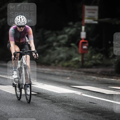 13.09.2026 - Stadtparktriathlon H.Heesch http://msf.ph/oto/10318916 13.09.2026 13:03:03 Radfahren 1100, 1251, 1257, 1366, 1417 meine-sportfotos.de