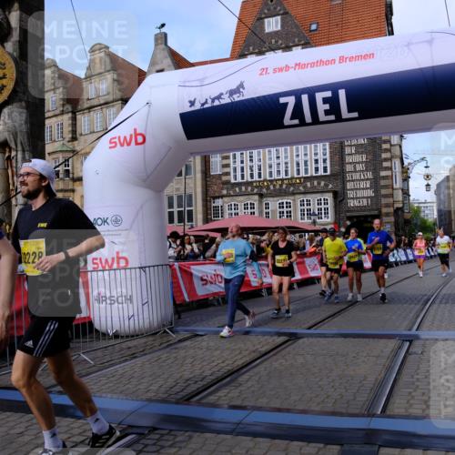 13.09.2026 - 21. swb-Marathon Bremen Tim E. http://msf.ph/oto/10318921 13.09.2026 10:58:05 Ziel 10078, 10460, 10559, 10565, 10707, 10728, 11136, 11153, 11245, 11532, 11568, 11824, 11856, 12222, 12228, 12231, 12264, 12427, 12551, 12555 meine-sportfotos.de