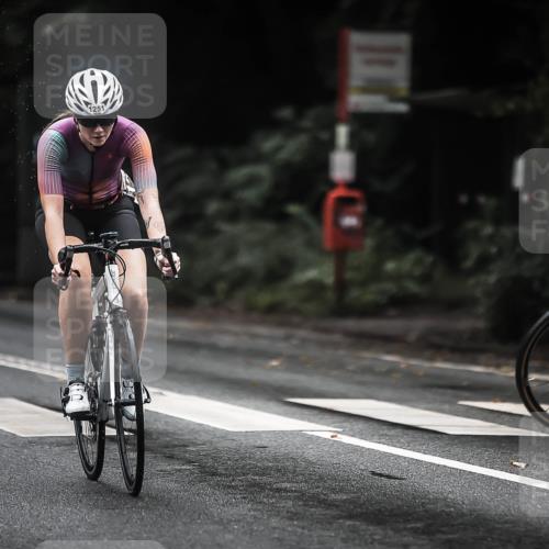 13.09.2026 - Stadtparktriathlon H.Heesch http://msf.ph/oto/10318925 13.09.2026 13:03:03 Radfahren 1100, 1251, 1257, 1366, 1417 meine-sportfotos.de