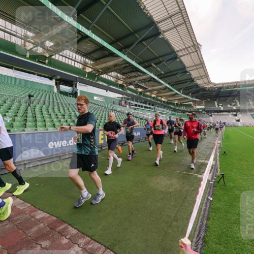 13.09.2026 - 21. swb-Marathon Bremen Michael Burmester http://msf.ph/oto/10318939 13.09.2026 13:17:24 Laufen im Stadion 134, 153, 231, 267, 271, 311, 404, 449, 588, 612, 732, 753, 837, 990, 1057, 1185, 1312, 1424, 1425, 1465, 1539, 1790, 1813, 1825, 1844, 1868, 1987, 2056, 2067, 2096, 2259, 2351, 2357, 2358, 2363, 2381, 2389, 2419, 2532, 2550, 2562, 2579, 2586, 2601, 2647, 2655, 2664, 2698, 2778, 2797, 2799, 2821, 2846, 2880, 2893, 2974, 2984, 2996, 3104, 3133, 3146, 3180, 3195, 3210, 3213, 3314, 3331, 3337, 3366, 3387, 3421, 3431, 3476, 3479, 3501, 3506, 3537, 3548, 3633, 3654 meine-sportfotos.de