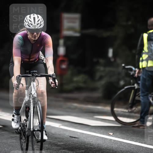 13.09.2026 - Stadtparktriathlon H.Heesch http://msf.ph/oto/10318942 13.09.2026 13:03:04 Radfahren 1100, 1251, 1257, 1366 meine-sportfotos.de