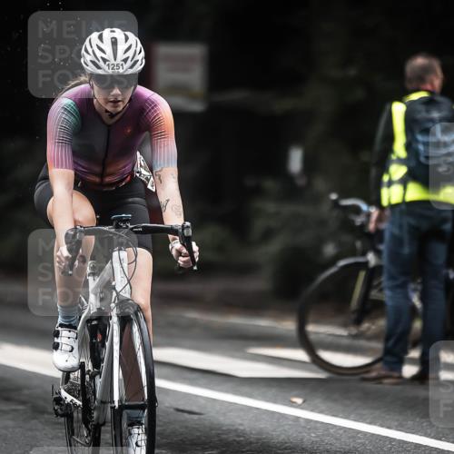 13.09.2026 - Stadtparktriathlon H.Heesch http://msf.ph/oto/10318950 13.09.2026 13:03:04 Radfahren 1100, 1251, 1257, 1366 meine-sportfotos.de