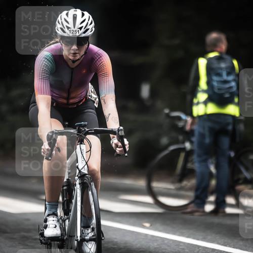 13.09.2026 - Stadtparktriathlon H.Heesch http://msf.ph/oto/10318956 13.09.2026 13:03:04 Radfahren 1100, 1251, 1257, 1366 meine-sportfotos.de