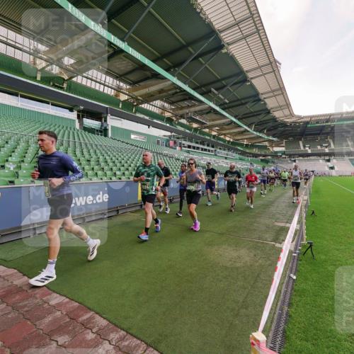 13.09.2026 - 21. swb-Marathon Bremen Michael Burmester http://msf.ph/oto/10318960 13.09.2026 13:17:27 Laufen im Stadion 134, 153, 231, 267, 271, 311, 404, 449, 588, 732, 753, 837, 990, 1057, 1185, 1312, 1424, 1425, 1465, 1539, 1790, 1813, 1825, 1844, 1868, 1987, 2056, 2067, 2096, 2259, 2351, 2357, 2358, 2363, 2381, 2389, 2419, 2532, 2550, 2562, 2579, 2586, 2601, 2647, 2655, 2664, 2698, 2778, 2797, 2799, 2821, 2846, 2849, 2880, 2893, 2974, 2984, 2996, 3104, 3133, 3146, 3180, 3195, 3210, 3213, 3314, 3331, 3337, 3366, 3387, 3421, 3431, 3476, 3479, 3501, 3506, 3537, 3548, 3633, 3654 meine-sportfotos.de