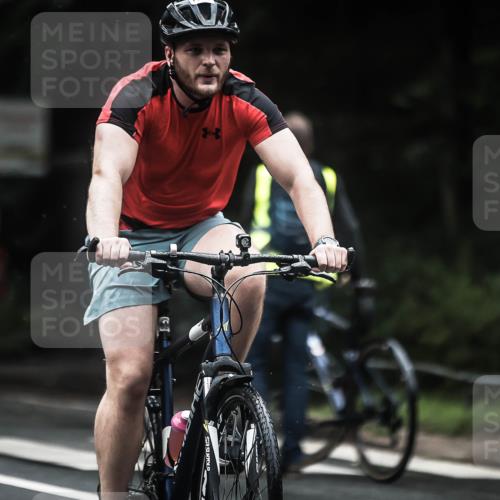 13.09.2026 - Stadtparktriathlon H.Heesch http://msf.ph/oto/10319039 13.09.2026 13:03:10 Radfahren 1100, 1234, 1257 meine-sportfotos.de