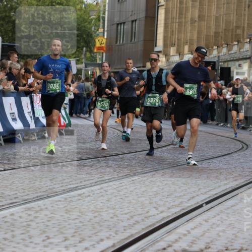13.09.2026 - 21. swb-Marathon Bremen Strokosch-Dieckow http://msf.ph/oto/10319046 13.09.2026 13:07:32 Ziel 1540, 1863, 3043, 3118, 3794, 3973, 4808, 6053, 7636, 7876, 8980, 9927, 819, 969, 2135, 4852, 4990, 5570, 5976, 7558, 7803, 8611, 8737, 9035, 9356 meine-sportfotos.de