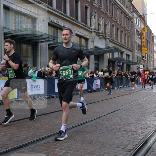 13.09.2026 - 21. swb-Marathon Bremen Strokosch-Dieckow http://msf.ph/oto/10319053 13.09.2026 13:17:21 Ziel 560, 771, 1297, 2008, 2125, 2234, 2812, 3051, 3192, 3760, 4171, 4286, 4374, 4498, 4499, 4620, 5041, 5530, 5550, 5817, 6803, 7901, 8100, 8250, 8253, 8446, 8532, 8714, 9075, 9400, 9505, 13107, 842, 2052, 3148, 3246, 4156, 4805, 6095, 6624, 6734, 6759, 6803, 6953, 7284, 8111, 8418, 8532, 8858 meine-sportfotos.de