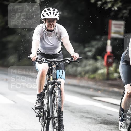 13.09.2026 - Stadtparktriathlon H.Heesch http://msf.ph/oto/10319056 13.09.2026 11:55:01 Radfahren 733, 754, 859, 891, 897, 1017 meine-sportfotos.de