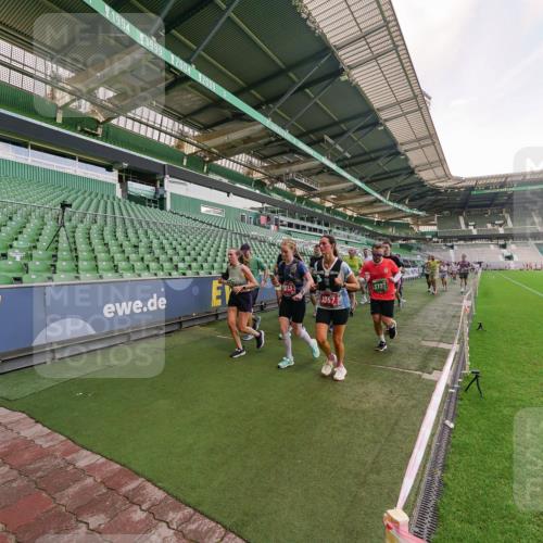 13.09.2026 - 21. swb-Marathon Bremen Michael Burmester http://msf.ph/oto/10319057 13.09.2026 13:17:35 Laufen im Stadion 134, 153, 231, 267, 271, 311, 404, 449, 588, 732, 753, 837, 990, 1057, 1185, 1312, 1424, 1425, 1465, 1539, 1790, 1813, 1825, 1844, 1868, 1987, 2056, 2067, 2096, 2123, 2259, 2351, 2357, 2358, 2363, 2381, 2389, 2419, 2532, 2550, 2562, 2579, 2586, 2601, 2614, 2647, 2655, 2778, 2797, 2799, 2821, 2849, 2880, 2893, 2974, 2984, 2996, 2999, 3104, 3146, 3180, 3195, 3210, 3213, 3314, 3337, 3366, 3387, 3421, 3431, 3476, 3479, 3501, 3506, 3537, 3548, 3633, 3654, 3740 meine-sportfotos.de