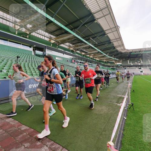 13.09.2026 - 21. swb-Marathon Bremen Michael Burmester http://msf.ph/oto/10319065 13.09.2026 13:17:36 Laufen im Stadion 134, 153, 231, 267, 271, 311, 404, 449, 546, 588, 732, 753, 837, 990, 1057, 1185, 1312, 1424, 1425, 1465, 1539, 1790, 1813, 1825, 1844, 1868, 1987, 2056, 2067, 2096, 2123, 2259, 2351, 2357, 2358, 2363, 2381, 2389, 2419, 2532, 2550, 2562, 2579, 2586, 2601, 2614, 2647, 2655, 2778, 2797, 2799, 2821, 2849, 2880, 2893, 2974, 2984, 2996, 2999, 3100, 3104, 3146, 3180, 3195, 3210, 3213, 3314, 3337, 3366, 3387, 3421, 3431, 3476, 3479, 3501, 3506, 3537, 3548, 3633, 3654, 3740 meine-sportfotos.de