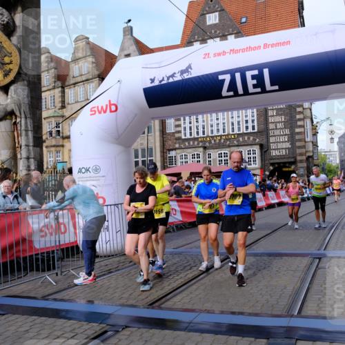 13.09.2026 - 21. swb-Marathon Bremen Tim E. http://msf.ph/oto/10319068 13.09.2026 10:58:08 Ziel 10078, 10460, 10559, 10565, 10707, 10728, 11136, 11153, 11332, 11532, 11568, 11824, 11856, 11863, 12228, 12231, 12264, 12427, 12551, 12555 meine-sportfotos.de