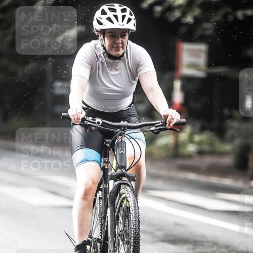 13.09.2026 - Stadtparktriathlon H.Heesch http://msf.ph/oto/10319069 13.09.2026 11:55:01 Radfahren 733, 754, 859, 891, 897, 1017 meine-sportfotos.de