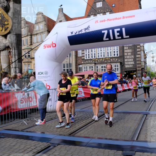 13.09.2026 - 21. swb-Marathon Bremen Tim E. http://msf.ph/oto/10319082 13.09.2026 10:58:08 Ziel 10078, 10460, 10559, 10565, 10707, 10728, 11136, 11153, 11332, 11532, 11568, 11824, 11856, 11863, 12228, 12231, 12264, 12427, 12551, 12555 meine-sportfotos.de