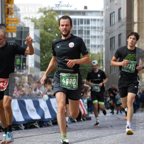 13.09.2026 - 21. swb-Marathon Bremen Strokosch-Dieckow http://msf.ph/oto/10319118 13.09.2026 13:07:38 Ziel 1540, 1863, 2706, 3043, 3118, 4743, 4808, 6053, 7636, 7876, 8060, 8098, 8980, 9927, 969, 4732, 4852, 4990, 7558, 8737, 9356 meine-sportfotos.de