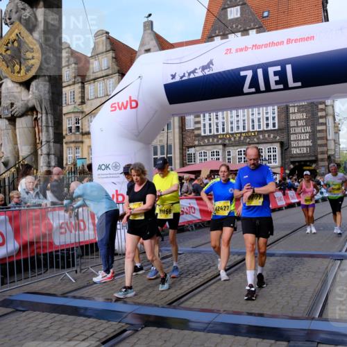 13.09.2026 - 21. swb-Marathon Bremen Tim E. http://msf.ph/oto/10319138 13.09.2026 10:58:08 Ziel 10078, 10460, 10559, 10565, 10707, 10728, 11136, 11153, 11332, 11532, 11568, 11824, 11856, 11863, 12228, 12231, 12264, 12427, 12551, 12555 meine-sportfotos.de