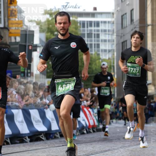 13.09.2026 - 21. swb-Marathon Bremen Strokosch-Dieckow http://msf.ph/oto/10319173 13.09.2026 13:07:38 Ziel 1540, 1863, 2706, 3043, 3118, 4743, 4808, 6053, 7636, 7876, 8060, 8098, 8980, 9927, 969, 4732, 4852, 4990, 7558, 8737, 9356 meine-sportfotos.de