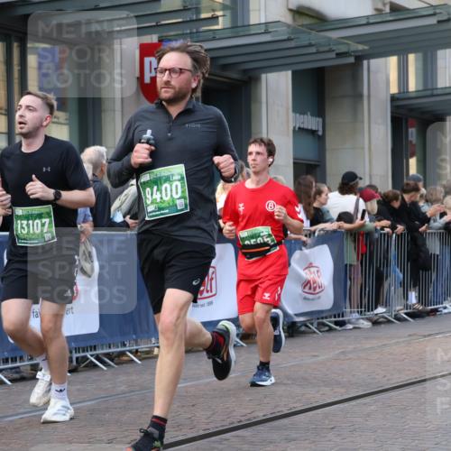 13.09.2026 - 21. swb-Marathon Bremen Strokosch-Dieckow http://msf.ph/oto/10319186 13.09.2026 13:17:25 Ziel 560, 771, 1297, 2008, 2125, 2234, 2812, 3051, 3192, 3760, 4171, 4286, 4374, 4498, 4499, 4620, 5041, 5530, 5550, 5817, 7901, 8100, 8250, 8446, 9075, 9400, 9505, 9595, 9596, 13041, 13107, 842, 2052, 3148, 4805, 6095, 6624, 6734, 6759, 6803, 7284, 8111, 8253, 8418, 8532, 8714, 9075 meine-sportfotos.de