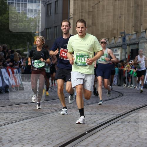 13.09.2026 - 21. swb-Marathon Bremen Strokosch-Dieckow http://msf.ph/oto/10319250 13.09.2026 13:24:42 Ziel 776, 1250, 2295, 2491, 3994, 4000, 4559, 5012, 5208, 5572, 5668, 5669, 5928, 5929, 5953, 6080, 7069, 7081, 7156, 7568, 8310, 8415, 8784, 9087, 9264, 9573, 9676, 9916, 972, 1516, 2761, 3015, 4198, 4262, 4277, 4973, 5664, 6079, 6360, 6544, 6626, 6807, 7409, 7854, 8853, 10103 meine-sportfotos.de