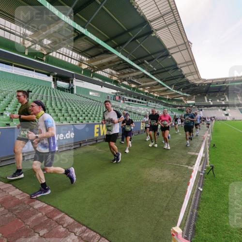 13.09.2026 - 21. swb-Marathon Bremen Michael Burmester http://msf.ph/oto/10319256 13.09.2026 13:17:56 Laufen im Stadion 134, 153, 267, 271, 311, 404, 449, 486, 546, 588, 732, 753, 837, 990, 1057, 1424, 1425, 1790, 1813, 1825, 1844, 1868, 1987, 2056, 2067, 2096, 2123, 2137, 2259, 2294, 2357, 2358, 2381, 2389, 2419, 2453, 2532, 2550, 2562, 2586, 2601, 2614, 2647, 2655, 2797, 2821, 2849, 2857, 2879, 2880, 2893, 2984, 2996, 2999, 3096, 3100, 3104, 3146, 3180, 3195, 3210, 3213, 3314, 3337, 3366, 3421, 3431, 3476, 3479, 3501, 3506, 3537, 3548, 3633, 3654, 3740, 3879, 4478 meine-sportfotos.de